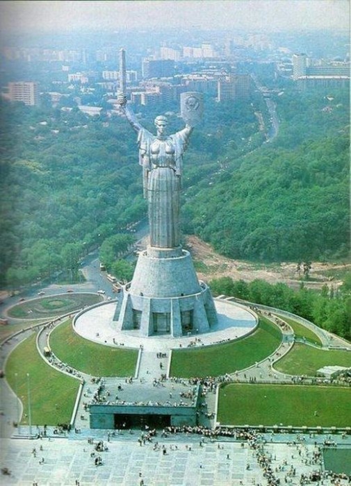 Монумент Родина-Мать, Киев 1987, год.jpg