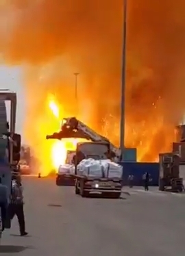 Early Footage of the Bandar Abbas Explosion_ Based on the Flames.-2.jpg