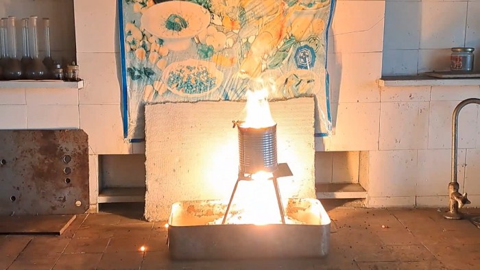 Combustion_of_thermite-aluminum-iron-oxide-891.jpg
