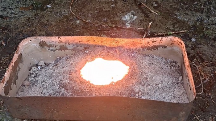 Combustion_of_thermite-aluminum-iron-oxide-961.jpg