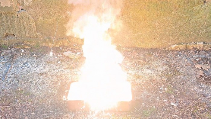 Combustion_of_thermite-aluminum-iron-oxide-1053.jpg