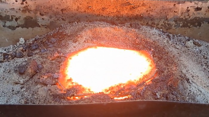 Combustion_of_thermite-aluminum-iron-oxide-1069.jpg
