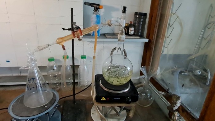 Distillation_of_tritiated_water-HTO-91.jpg