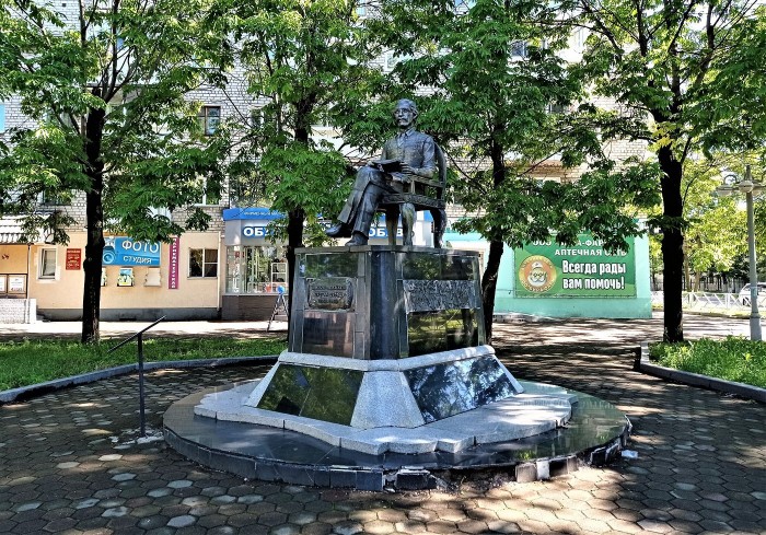 памятник-писатель-Шолом-Алейхем-9092863.jpeg