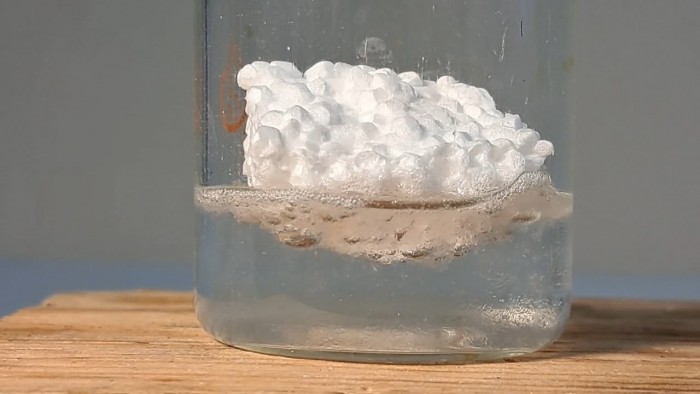 Dissolving_Expanded_Polystyrene_in_Ethyl_Acetate-7.jpg