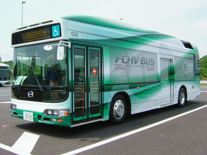 TOYOTA_FCHV_Bus.jpg