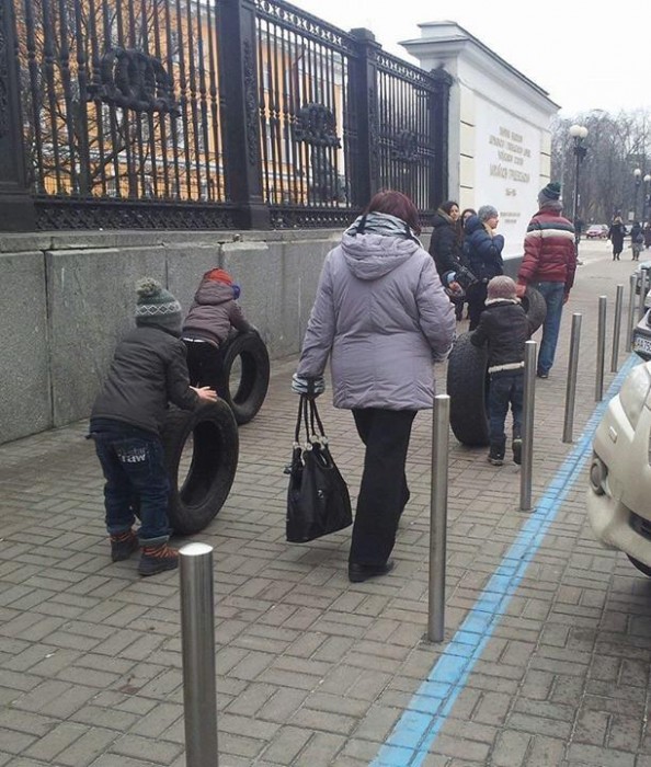 Bg2qSQLCQAAuyPD.jpg large.jpg