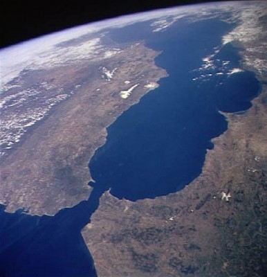 Strait_of_gibraltar.jpg