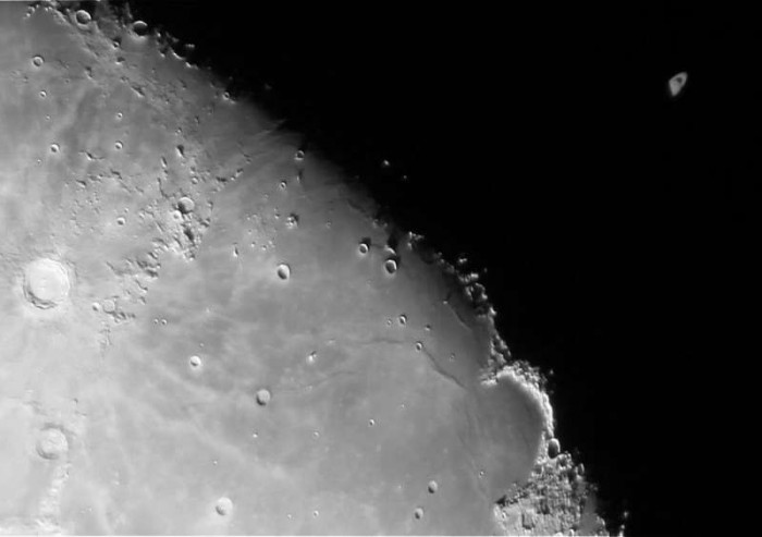 MoonSaturn_dinallo_960[1].jpg
