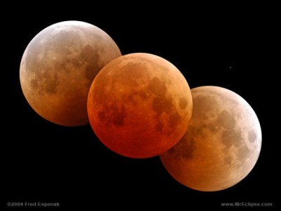 Total-Lunar-Eclipse-of-2004-Oct-28.jpg