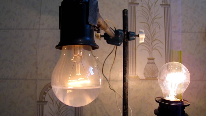 Incandescent_lamp_filled_with_hexane-30[1].jpg