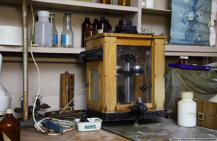 Abandoned_chemical_laboratory-14[1].jpg