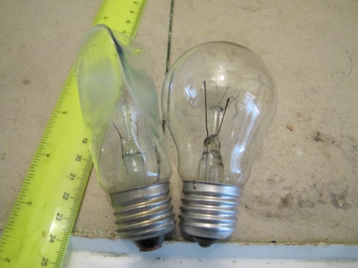 Incandescent_light_bulb-8.jpg