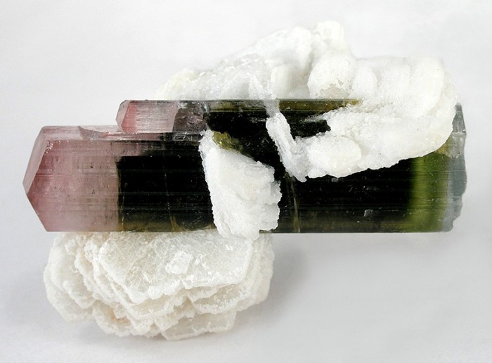 Elbaite-Albite-183432.jpg