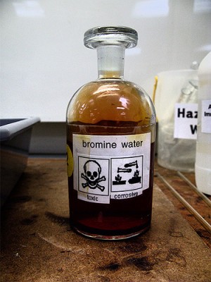 bromine-water.jpg