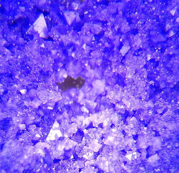 Hexammine_nickel_chloride,_crystals.jpg