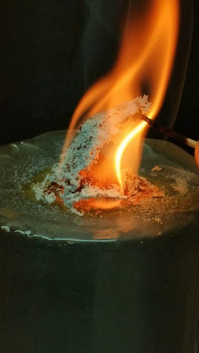 calcium_hypophosphite_burning-8.jpg