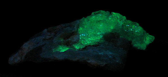 Hyalite_fluorescence.jpg