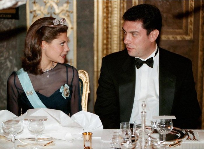 Борис Немцов и принцесса шведская Виктория во время визита президента Ельцина в Швецию. Декабрь 1997 года.jpg