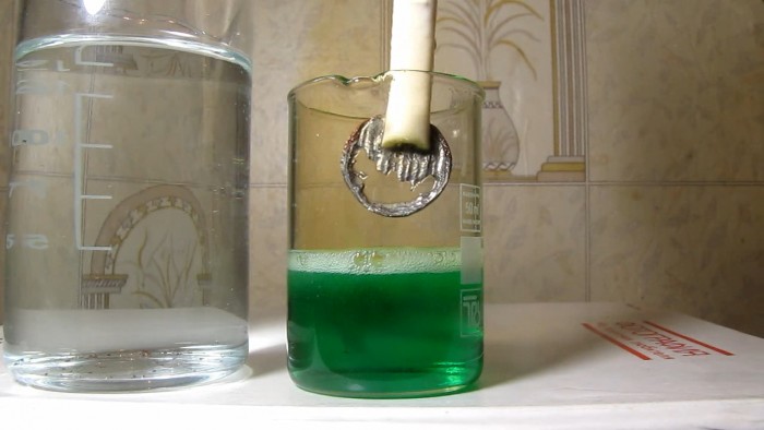 Ukrainian_coin_hydrochloric_acid_nitric_acid-3-65.jpg