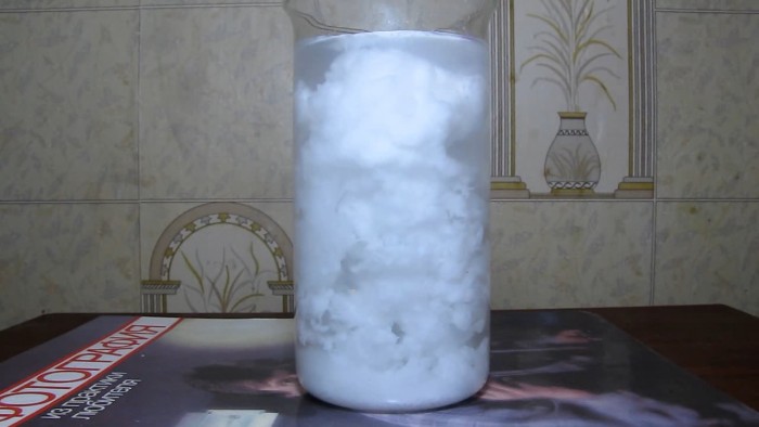 Reaction_potassium_aluminate-aluminium_sulphate-38.jpg